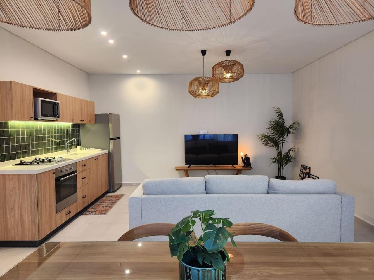 Amazonia Tropical Elegance In Gemayze Apartment Beirut Ngoại thất bức ảnh