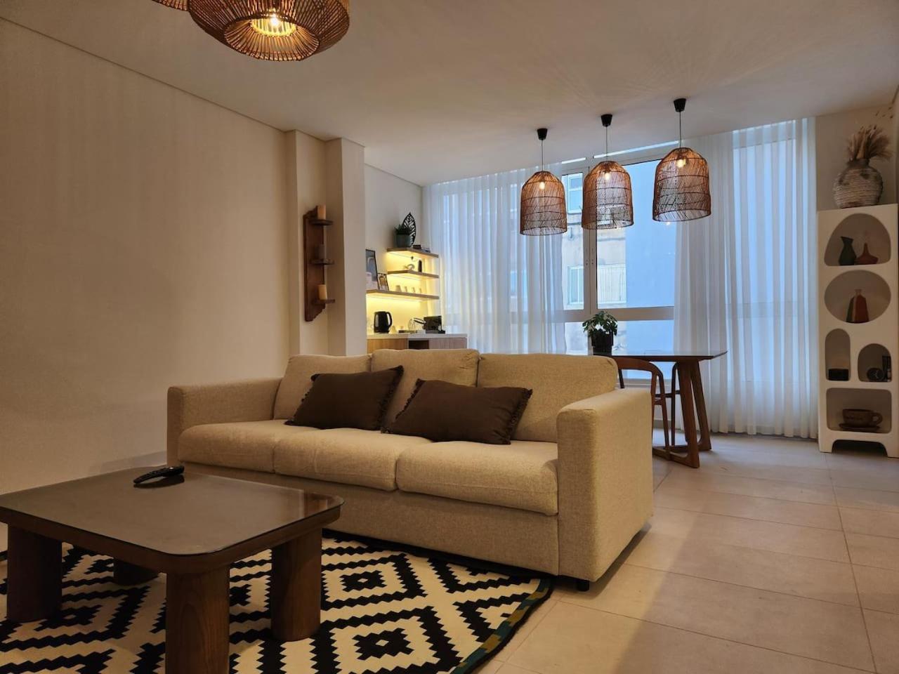 Amazonia Tropical Elegance In Gemayze Apartment Beirut Ngoại thất bức ảnh